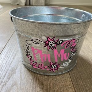 Phi Mu tin bucket
